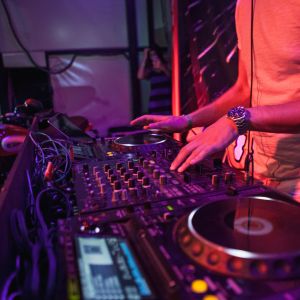 dj